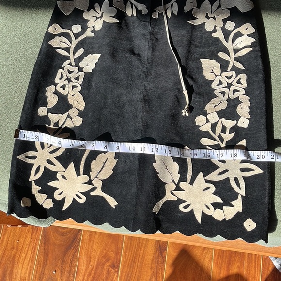 Suede Detailed Skirt - Picture 6 of 9